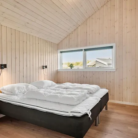 4 Bedroom Amazing In 度假居 Hemmet