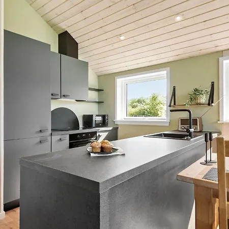 4 Bedroom Amazing In 度假居 Hemmet