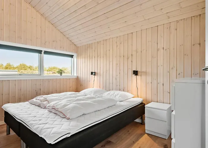 4 Bedroom Amazing In Сasa de vacaciones *